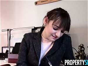 Property sex Agent Makes intercourse video With successful client