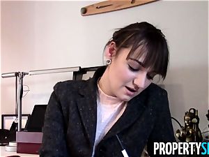 Property sex Agent Makes intercourse video With successful client